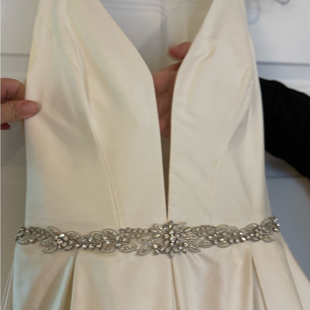 Police Cream A-line Wedding Dress with Plunge Neckline